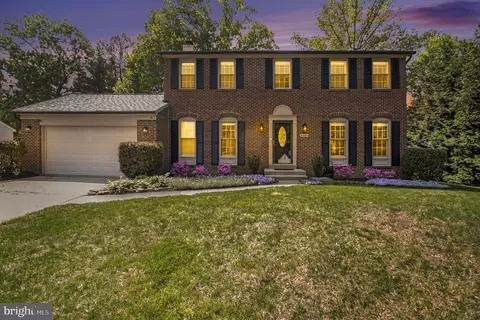 Exterior - 8309 Timber Brook Ln, Springfield, VA 22153 photo 4 of 9