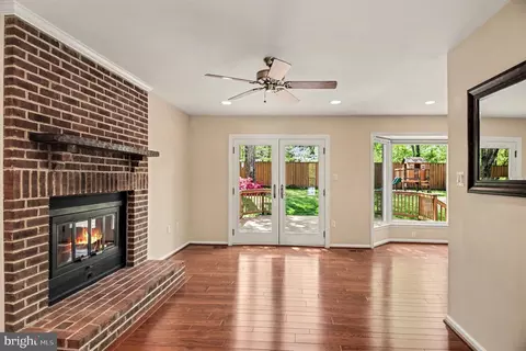 Living - 8309 Timber Brook Ln, Springfield, VA 22153 photo 4 of 5