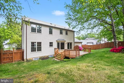 Exterior - 8309 Timber Brook Ln, Springfield, VA 22153 photo 7 of 9