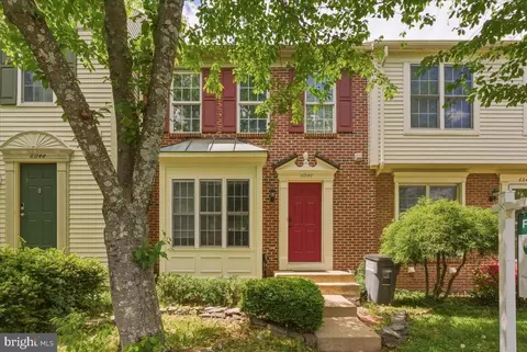 6046 Raina Dr, Centreville, VA 20120