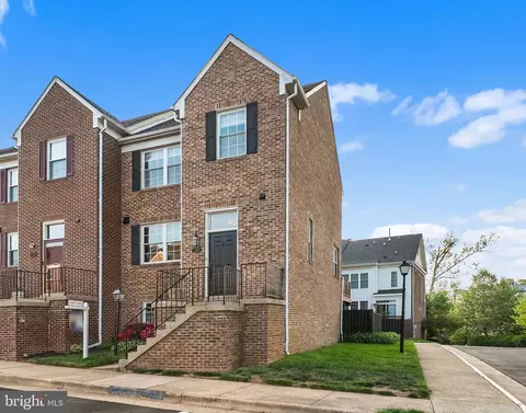 2100 Hutchison Grove Ct, Falls Church, VA 22043