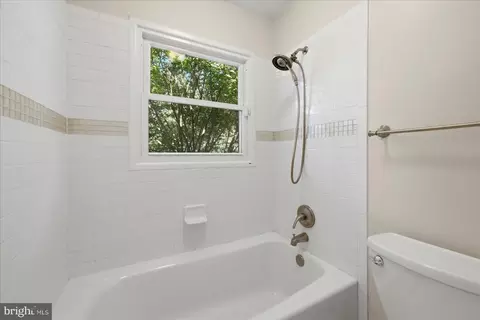 Bath - 6500 Haystack Rd, Alexandria, VA 22310 photo 1 of 3