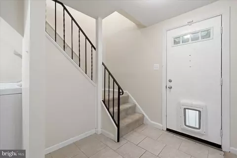 Entry Way - 6500 Haystack Rd, Alexandria, VA 22310 photo 3 of 3