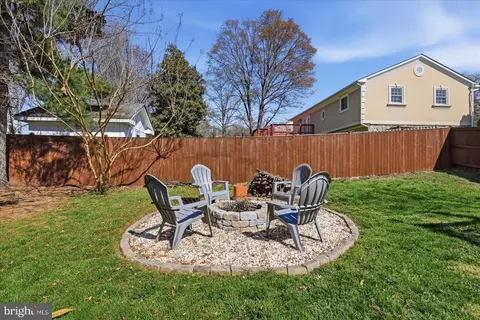 Exterior - 6500 Haystack Rd, Alexandria, VA 22310 photo 7 of 8