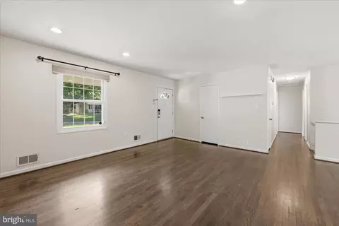 Living - 6500 Haystack Rd, Alexandria, VA 22310 photo 2 of 6