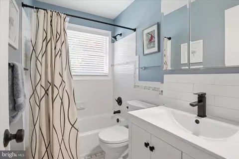 Bath - 7608 Hamlet St, Springfield, VA 22151 photo 2 of 4