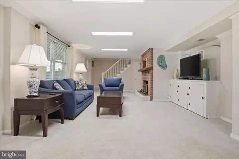 Living - 7608 Hamlet St, Springfield, VA 22151 photo 4 of 5