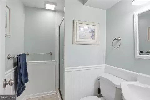 Bath - 7608 Hamlet St, Springfield, VA 22151 photo 3 of 4
