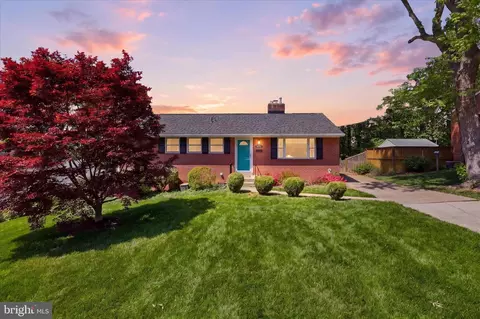 Exterior - 7608 Hamlet St, Springfield, VA 22151 photo 3 of 11