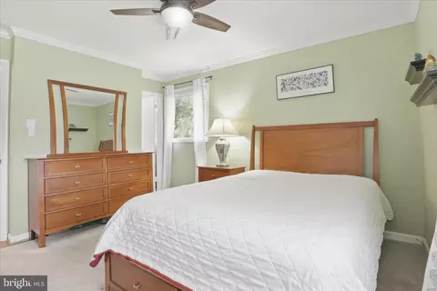 Bedroom - 7608 Hamlet St, Springfield, VA 22151 photo 2 of 6