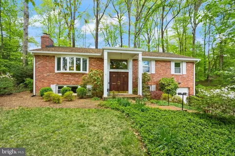 3702 Prado Pl, Fairfax, VA 22031