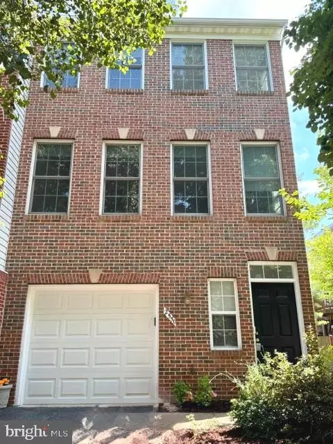2550 James Madison Cir, Herndon, VA 20171