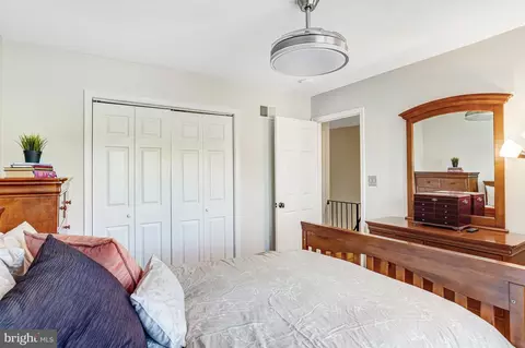 Bedroom - 8428 Grenoble Ct, Springfield, VA 22152 photo 5 of 7