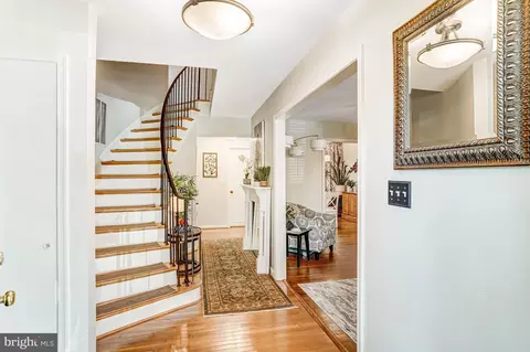 Entry Way - 8428 Grenoble Ct, Springfield, VA 22152 photo 1 of 4