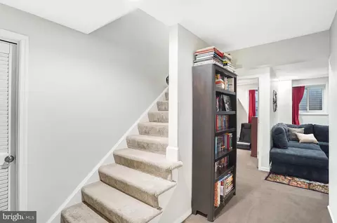 Entry Way - 8428 Grenoble Ct, Springfield, VA 22152 photo 4 of 4