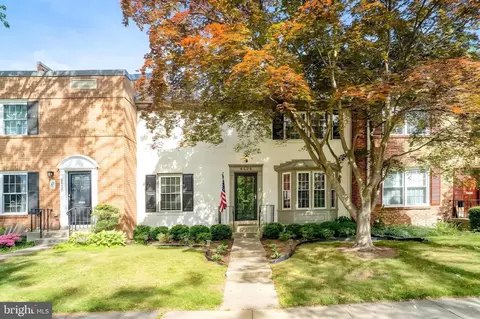 8428 Grenoble Ct, Springfield, VA 22152