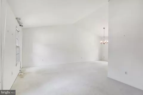 Living - 10214 Eagle Landing Ct, Burke, VA 22015 photo 1 of 4
