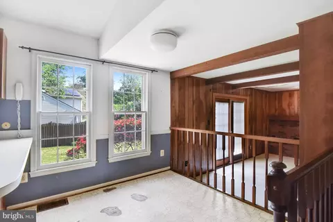 Entry Way - 10214 Eagle Landing Ct, Burke, VA 22015 photo 2 of 2