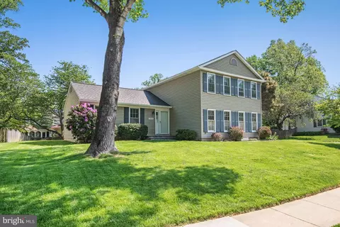 Exterior - 10214 Eagle Landing Ct, Burke, VA 22015 photo 2 of 4