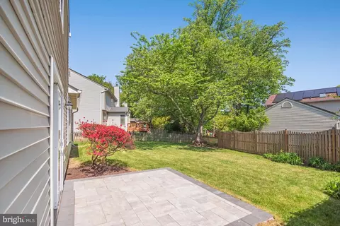 Exterior - 10214 Eagle Landing Ct, Burke, VA 22015 photo 3 of 4