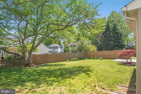 Exterior - 10214 Eagle Landing Ct, Burke, VA 22015 photo 4 of 4