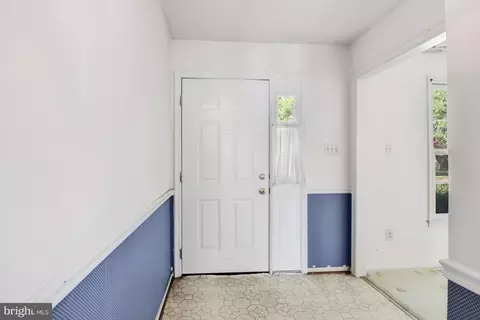 Entry Way - 10214 Eagle Landing Ct, Burke, VA 22015 photo 1 of 2