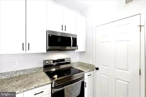 Kitchen - 1601 Spring Gate Dr #1204, Mclean, VA 22102 photo 4 of 4