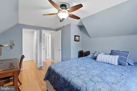 Bedroom - 7006 Barnack Dr, Springfield, VA 22152 photo 9 of 12