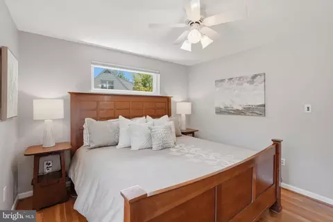 Bedroom - 7006 Barnack Dr, Springfield, VA 22152 photo 4 of 12