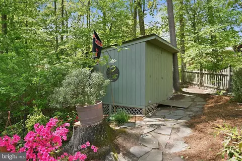 Exterior - 7006 Barnack Dr, Springfield, VA 22152 photo 17 of 20