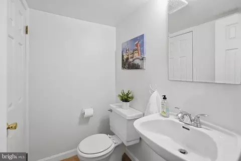 Bath - 7006 Barnack Dr, Springfield, VA 22152 photo 6 of 6
