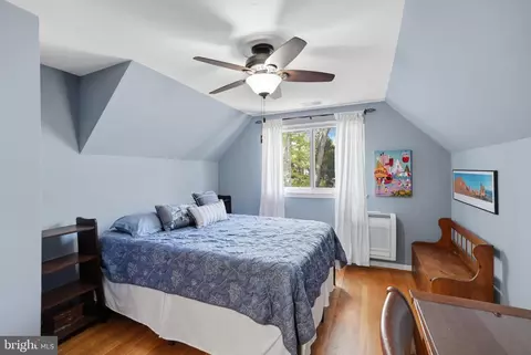 Bedroom - 7006 Barnack Dr, Springfield, VA 22152 photo 8 of 12