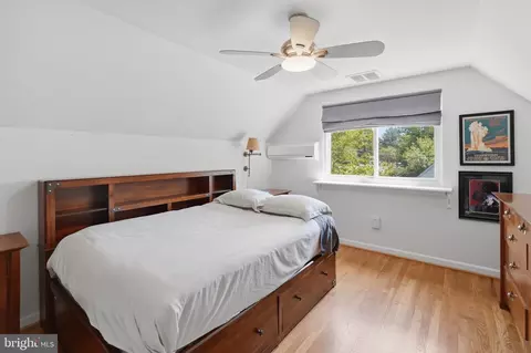 Bedroom - 7006 Barnack Dr, Springfield, VA 22152 photo 10 of 12