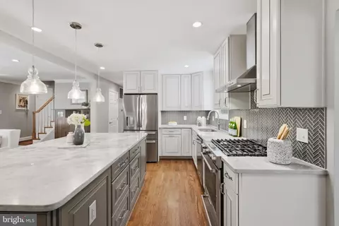 Kitchen - 7006 Barnack Dr, Springfield, VA 22152 photo 3 of 5