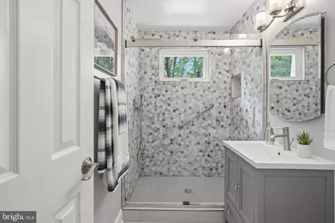 Bath - 7006 Barnack Dr, Springfield, VA 22152 photo 1 of 6