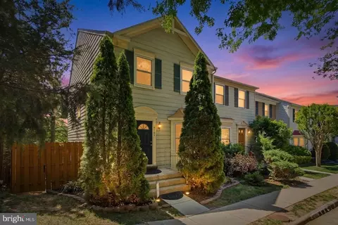 6101 Old Brentford Ct, Alexandria, VA 22310