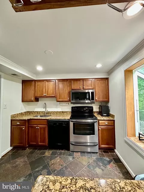 Kitchen - 5230 Lonsdale Dr, Springfield, VA 22151 photo 3 of 3