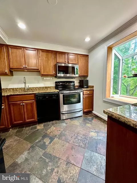 Kitchen - 5230 Lonsdale Dr, Springfield, VA 22151 photo 2 of 3