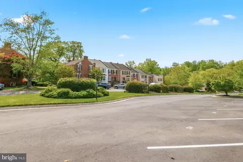 Exterior - 8240 Taunton Pl, Springfield, VA 22152 photo 12 of 13