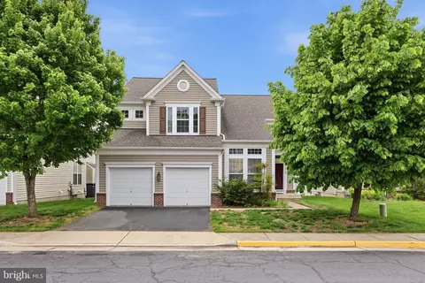 13512 Ann Grigsby Cir, Centreville, VA 20120