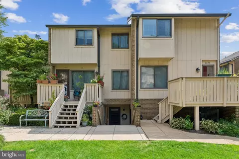 2674 Glengyle Dr #53, Vienna, VA 22181