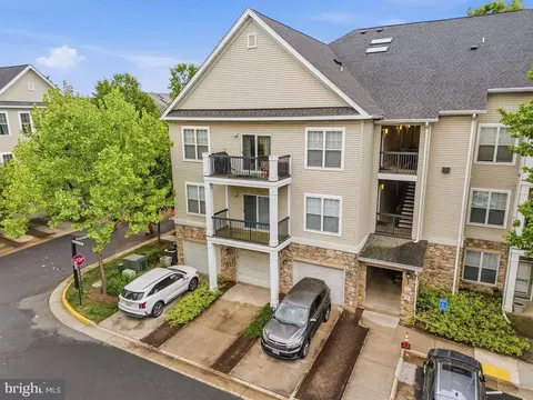 5172 William Colin Ct #A, Centreville, VA 20120