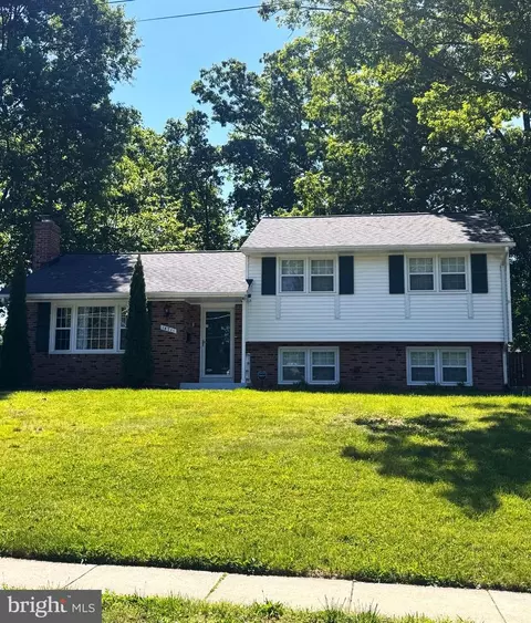 14711 Carlbern Dr, Centreville, VA 20120