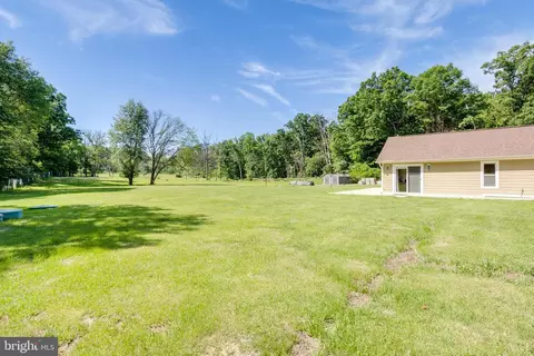 Exterior - 11701 Braddock Rd, Fairfax, VA 22030 photo 12 of 17