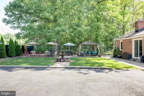 Exterior - 11701 Braddock Rd, Fairfax, VA 22030 photo 5 of 17
