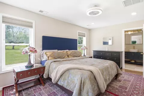 Bedroom - 11701 Braddock Rd, Fairfax, VA 22030 photo 7 of 8