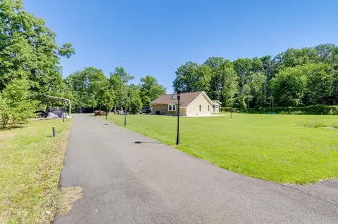 Exterior - 11701 Braddock Rd, Fairfax, VA 22030 photo 16 of 17