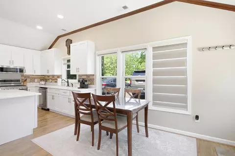 Dining - 11701 Braddock Rd, Fairfax, VA 22030 photo 3 of 4