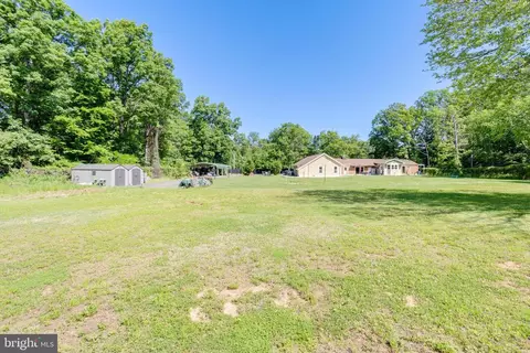 Exterior - 11701 Braddock Rd, Fairfax, VA 22030 photo 15 of 17