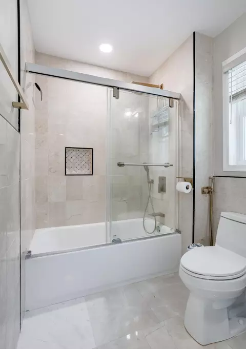 Bath - 11701 Braddock Rd, Fairfax, VA 22030 photo 6 of 8